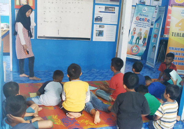 TBM Gelar English Class untuk Anak Koto Katik 