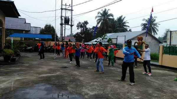 Senam Sehat Bersama masyarakat kampung KB Desa Pulau Lawas