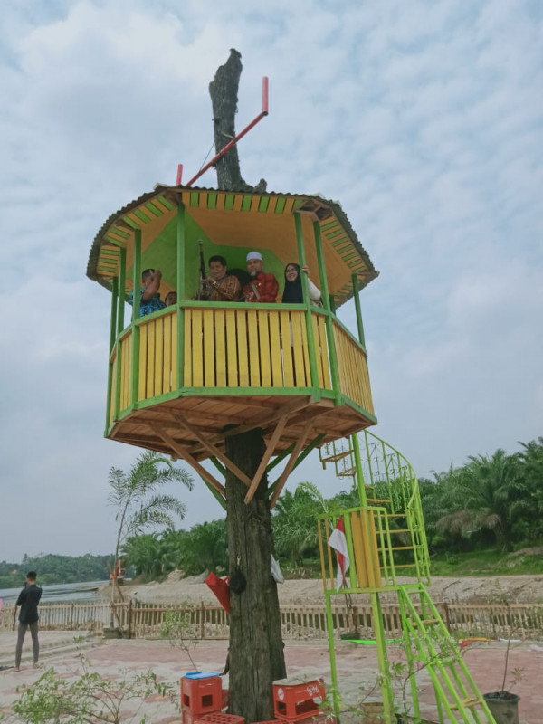 Rumah Pohon wisata Tepian Mobau Kampung KB Percontohan