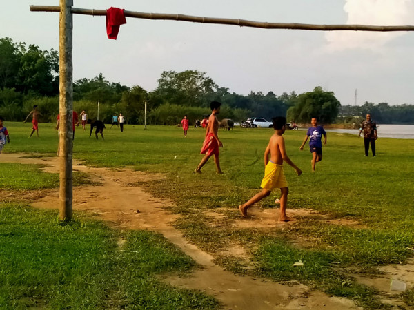 Latihan Sepakbola Anak-anak Dusun Kampung Deling