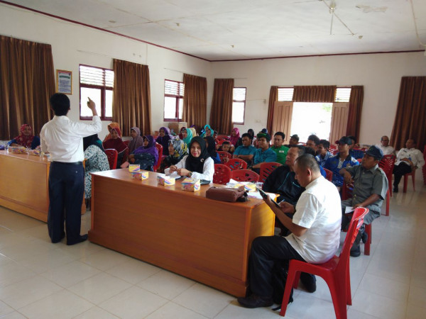 Narasumber dari Latbang Perwakilan BKKBN Provinsi Riau