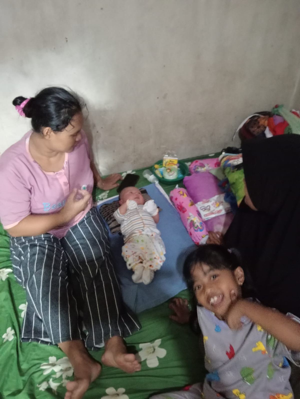 KEGIATAN KUNJUNGAN KE RUMAH IBU PASCASALIN DAN KIE TENTANG KB PASCASALIN