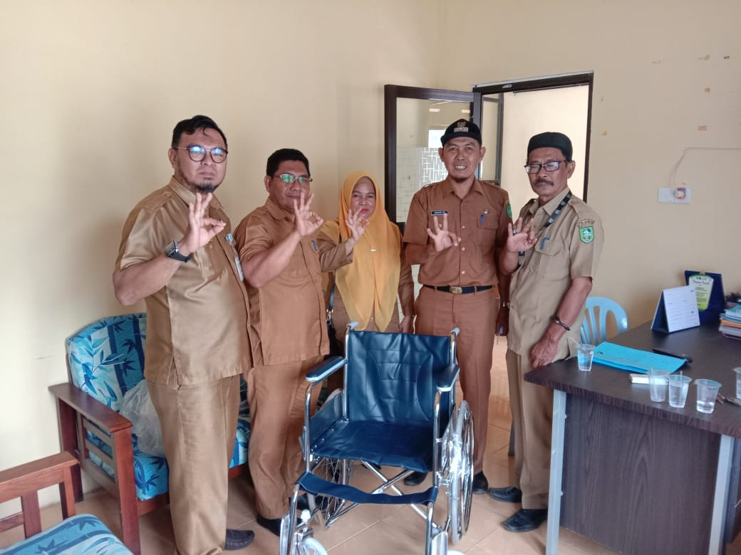 Penyaluran bantuan kursi roda oleh Pemerintah kabupaten Bengkalis