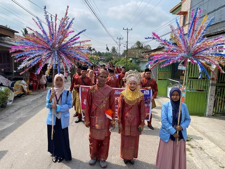 Pawai ta'aruf  MTQ ke Vl tingakat kecamatan bathin solapan