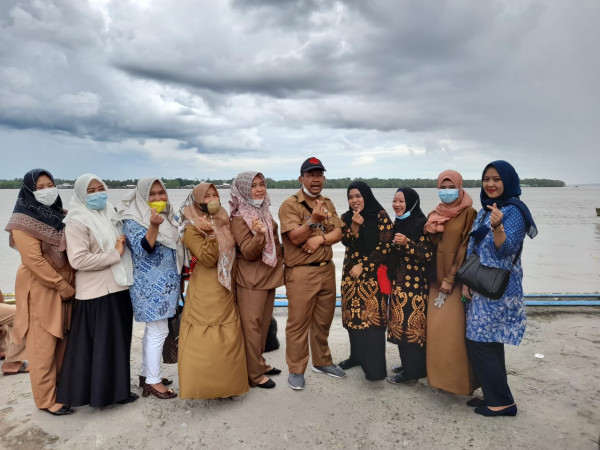 Kunjungan pembinaan bersama Tim DP2KBP3A kab Inhil dan pkb kampung kb sungai Dusun