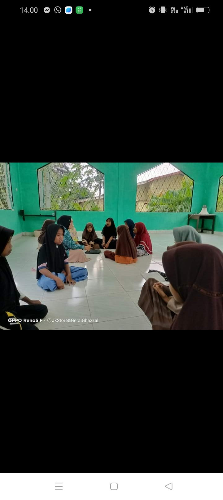 Sosialisasi pentingnya menjaga alat reproduksi wanita dan pembinaan Al Barzanji