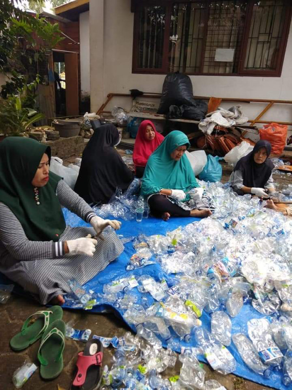 pembuatan saringan filter dg bahan botol air mineral bekas