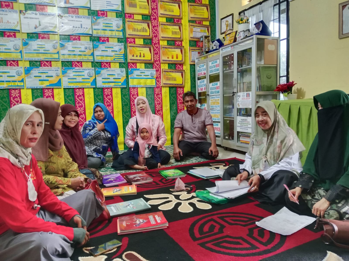Rapat koordinasi pengurus pokja kampung keluarga berkualitas berkah bersama dengan Ketua RT RW SE KEL AIR DINGIN
