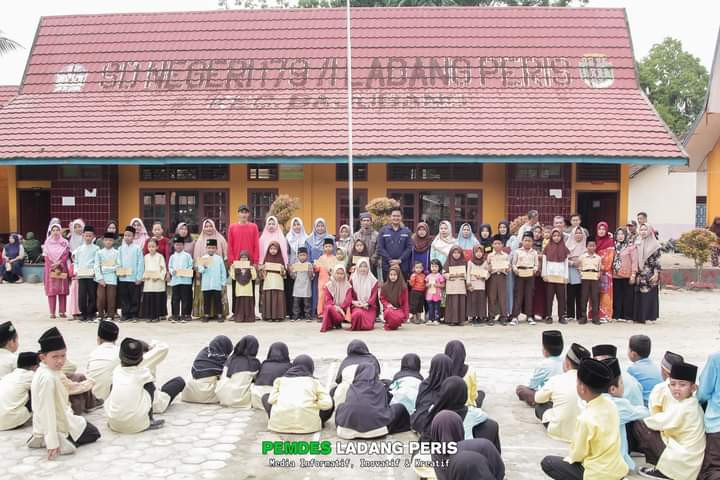 pemberian apresiasi kepada siswa siswi prestasi