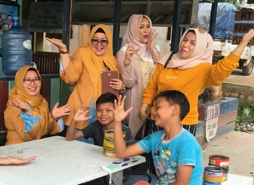 Bersama ketua kiCI propinsi Jambi ibu Wati Gufrinaldi.