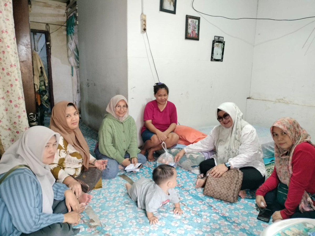 Pemberian Nutrisi di Rt.10 Kel. Cempaka putih