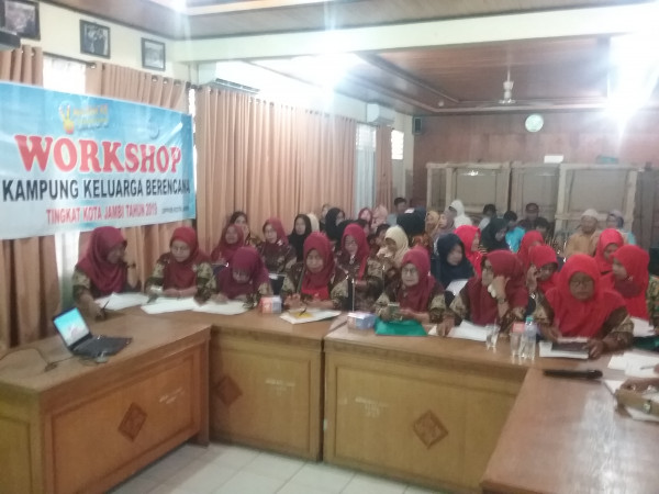 Pokja kampung kb sedang mengijuti kegiatan work shop tingkat kota Jambi