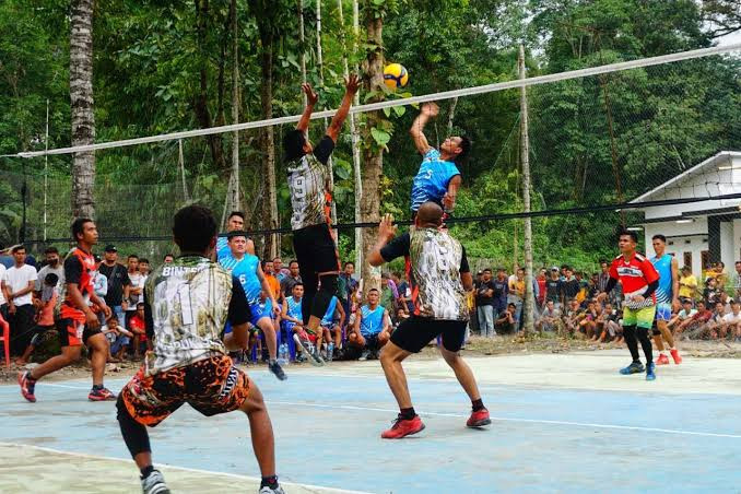 Lomba voli 17 Agustus desa suka marga