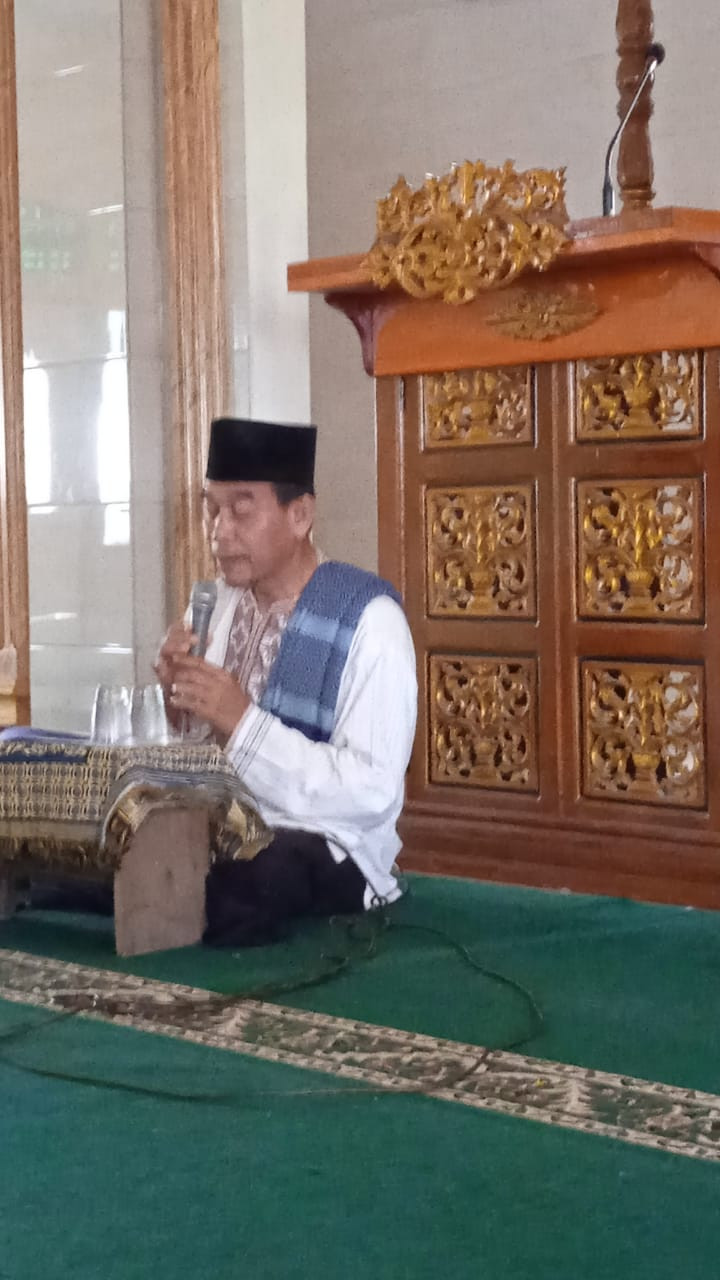 Penyampaian tausiah oleh ustadz