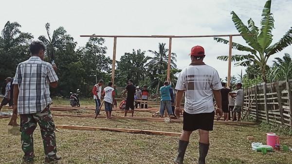 Pemasangan rangka sekretariat