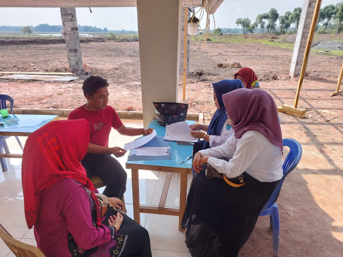 Advokasi dengan Kepala Desa Kampung KB Desa Tanjung Seteko