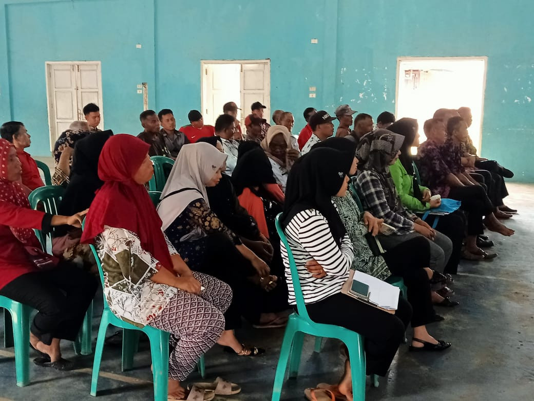 Menyimak apa yg disampaikan oleh pemerintah desa