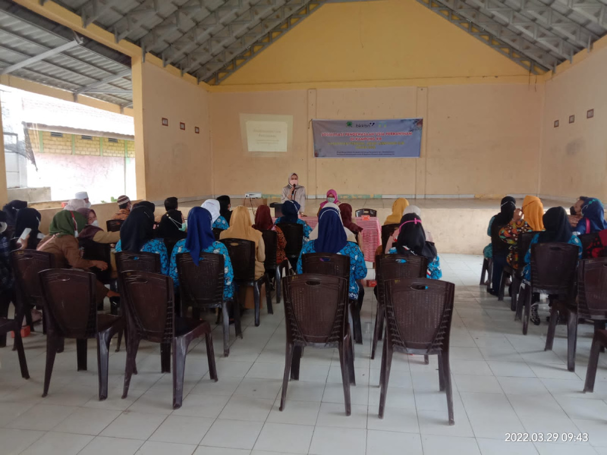Sosialisasi Pendewasaan Usia Perkawinan di  Kampung KB Talang Pipa Kel. Talang Ubi Barat