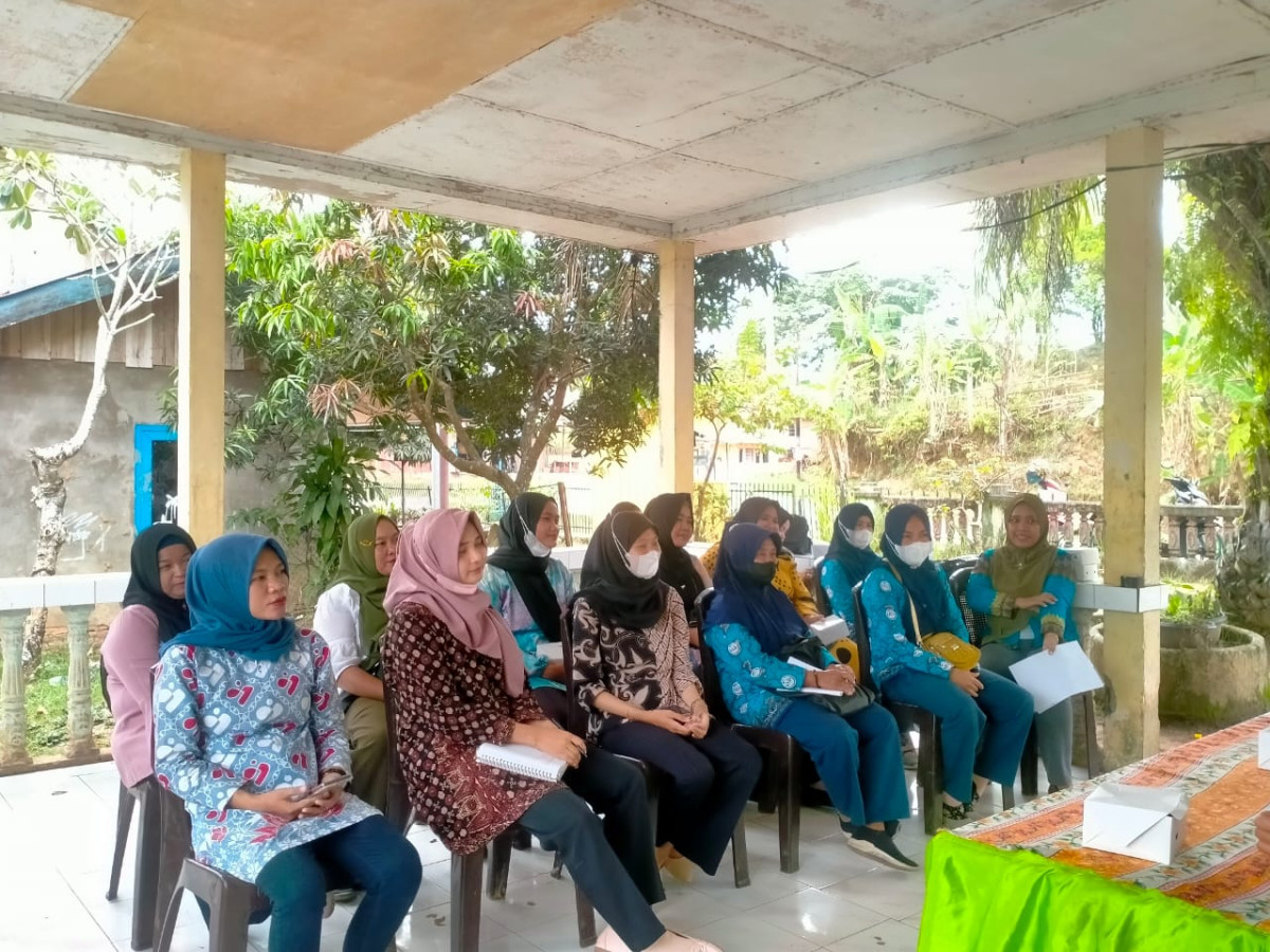 Fasilitasi pemberdayaan dan peningkatan peran serta organisasi masyarakat tingkat Desa di Kampung KB melalui kelompok kerja kampung KB Talang Pipa Kel. Talang Ubi Barat