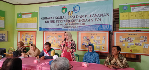 Melakukan sosialisai KB IUD dan Pemeriksaan IVA