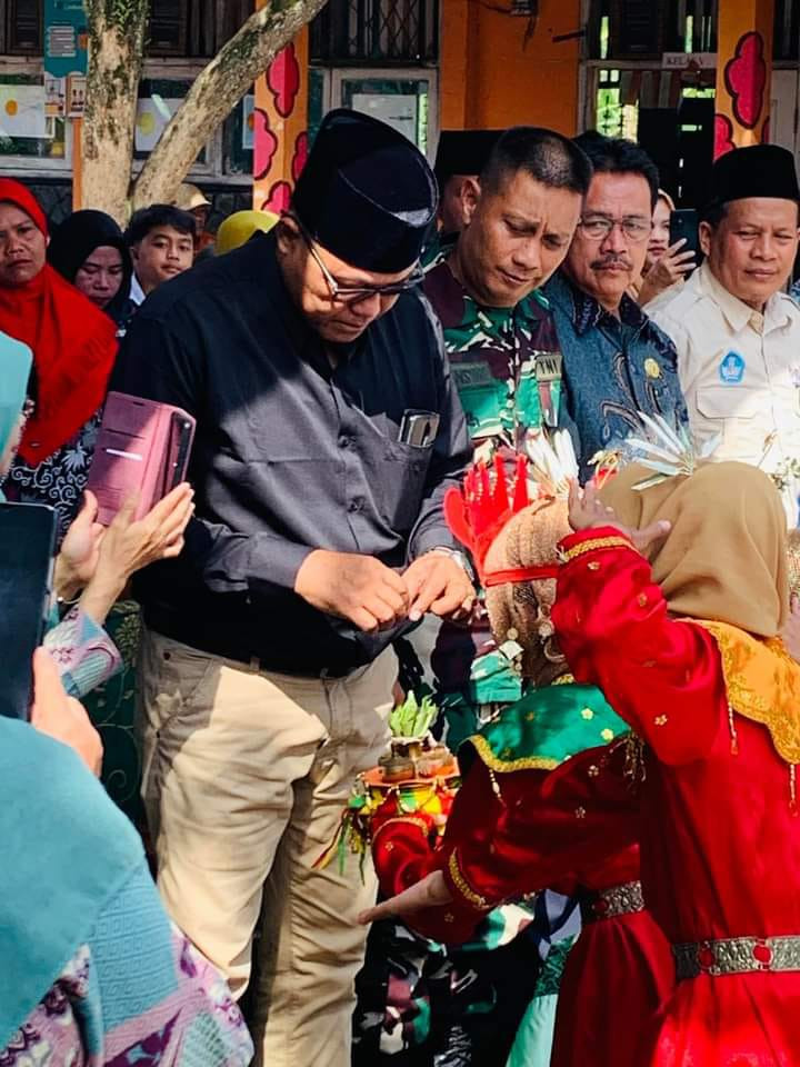 Meriah Kadis DIKBUD dan Kades Pondok Kelapa hadiri Kegiatan P5 di SDN 7 Bengkulu Tengah