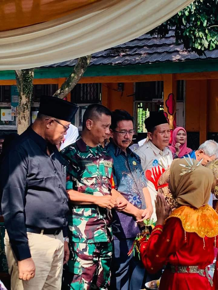 Meriah Kadis DIKBUD dan Kades Pondok Kelapa hadiri Kegiatan P5 di SDN 7 Bengkulu Tengah