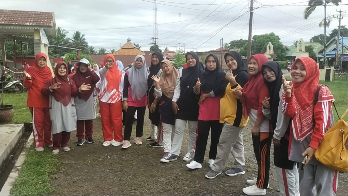 Kegiatan Senam Kebugaran bersama SEKDA Bengkulu Tengah Se-Kecamatan Pondok Kelapa