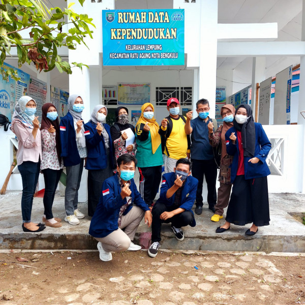 GOTONG ROYONG BERSAMA MAHASISWA UNIB