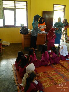 Bantuan PMT bagi Balita yang ada di PAUD KB Darul Muslimin Sukapura (kampung KB)