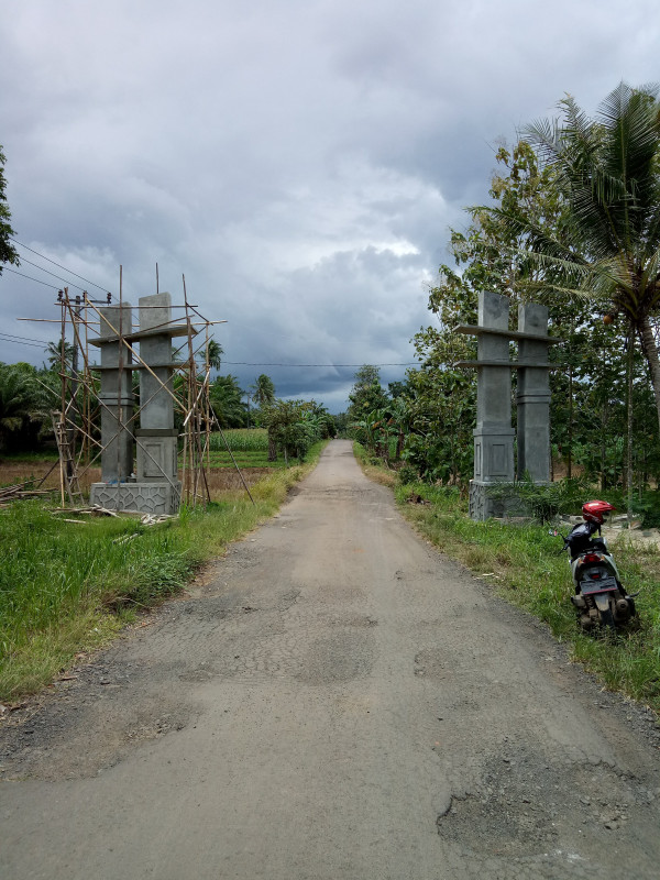 PEMBANGUNAN GAPURO KAMPUNG KB