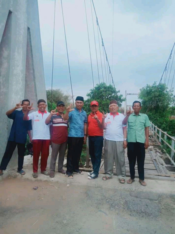  DPR Pusat Peninjauan rencana pembangunan jembatan gantung kampung Kb tanjung ratu ilir