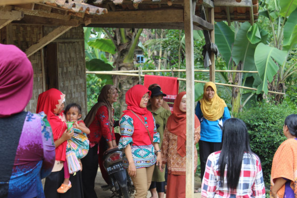 Memberikan penyuluhan   program kampung KB Sendang Baru di Dusun 3 