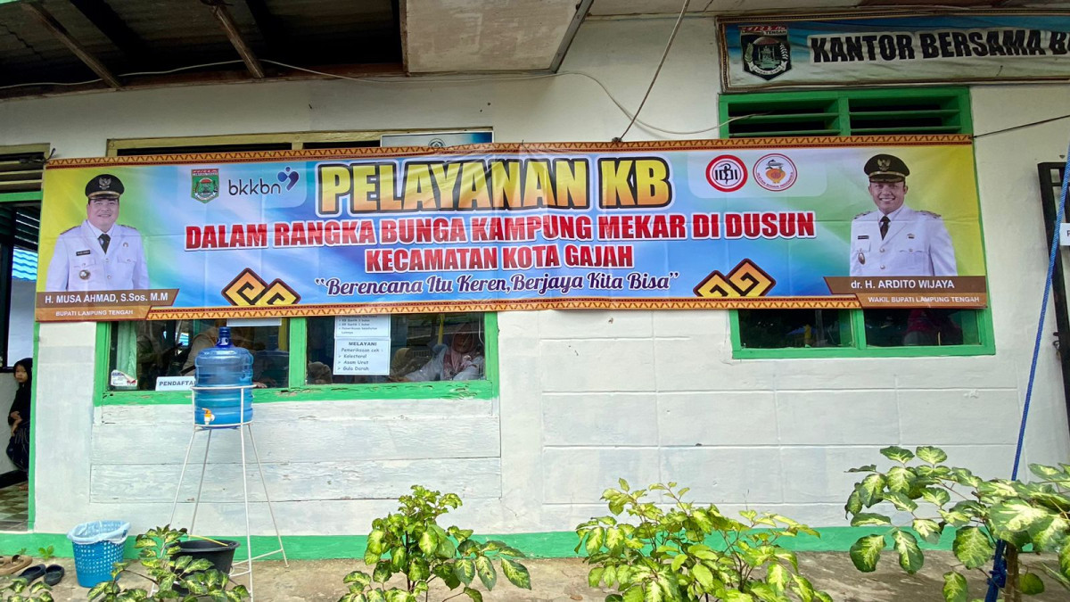 Pelayanan KB Dalam Rangka Bunga Kampung Mekar Di Dusun Kampung Kota Gajah