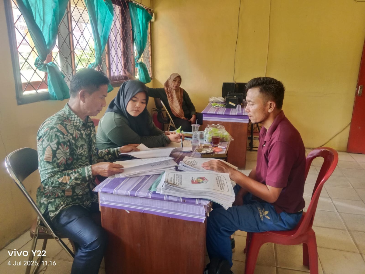 PEMERIKSAAN LAPORAN RUTIN OLEH TIM KECAMATAN BUNGA MAYANG