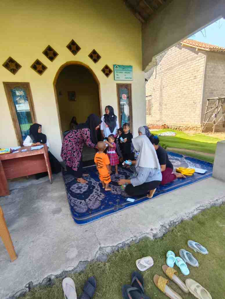 PEMBERIAN MAKANAN TAMBAHAN DAN GIZI BALITA