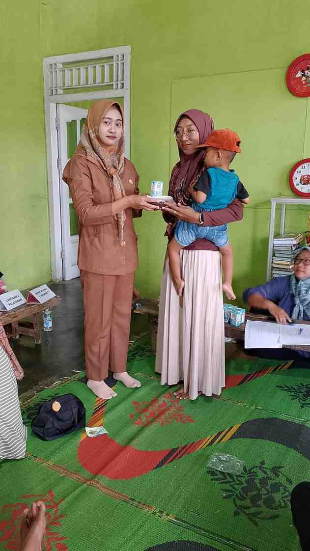 PEMBERIAN MAKANAN TAMBAHAN DAN GIZI BALITA