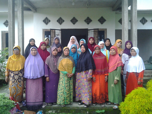 ibu-ibu pengajian Dusun III Desa Sidodadi