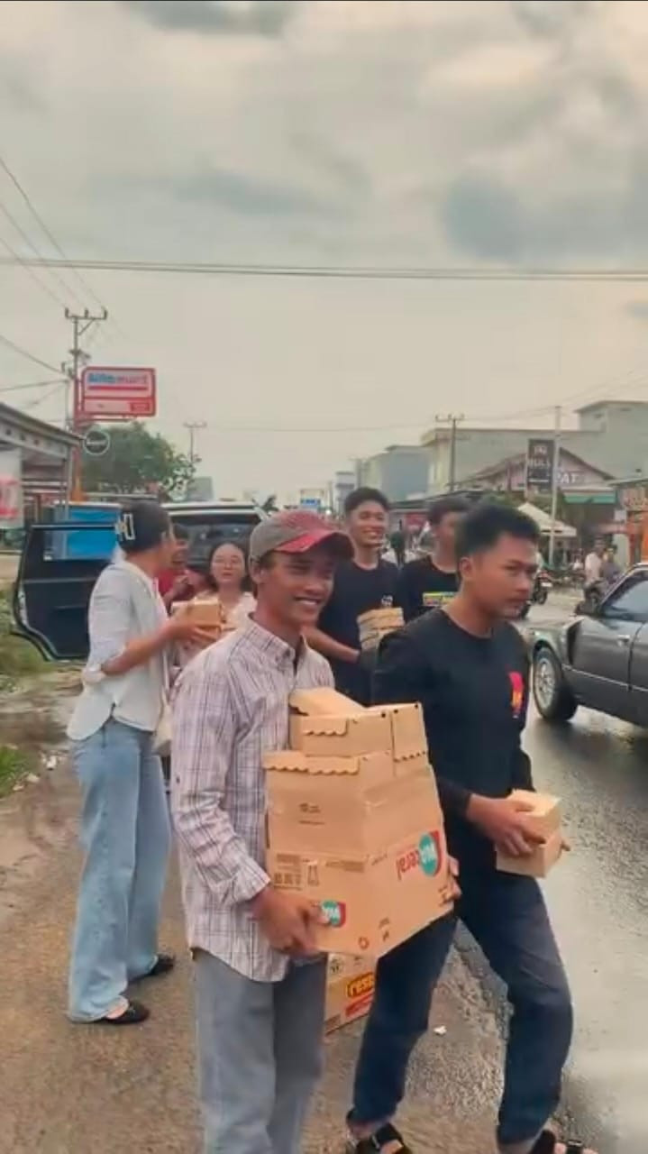 Berbagi Takjil Gratis