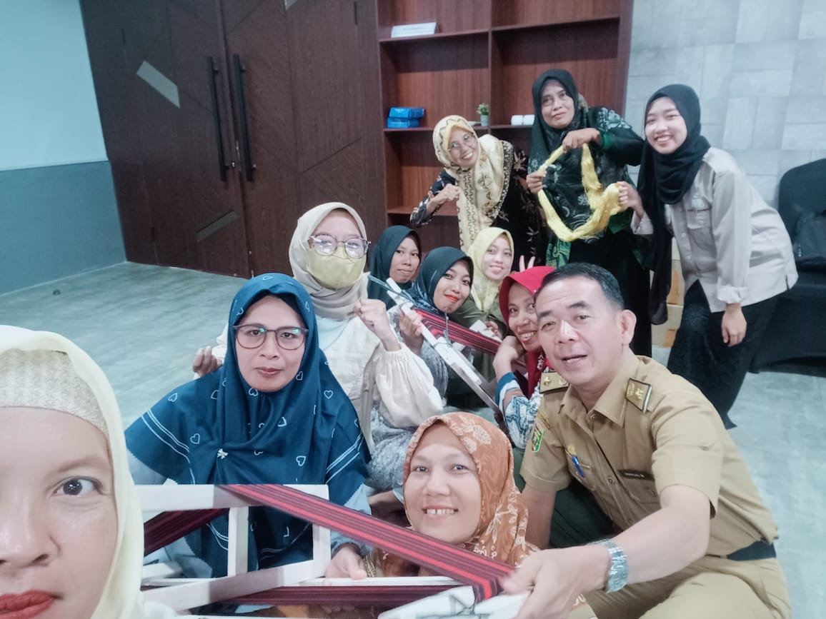 Peninjauan dan foto bersama  Kabid PP dan PA Propinsi Lampung