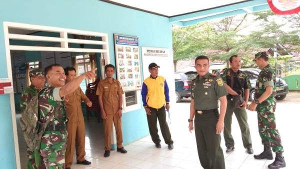 TNI mengunjungi Balai desa Bogorejo