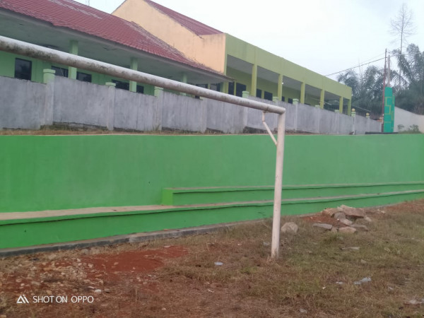 Pembuatan gedung serbaguna dan lapangan bola