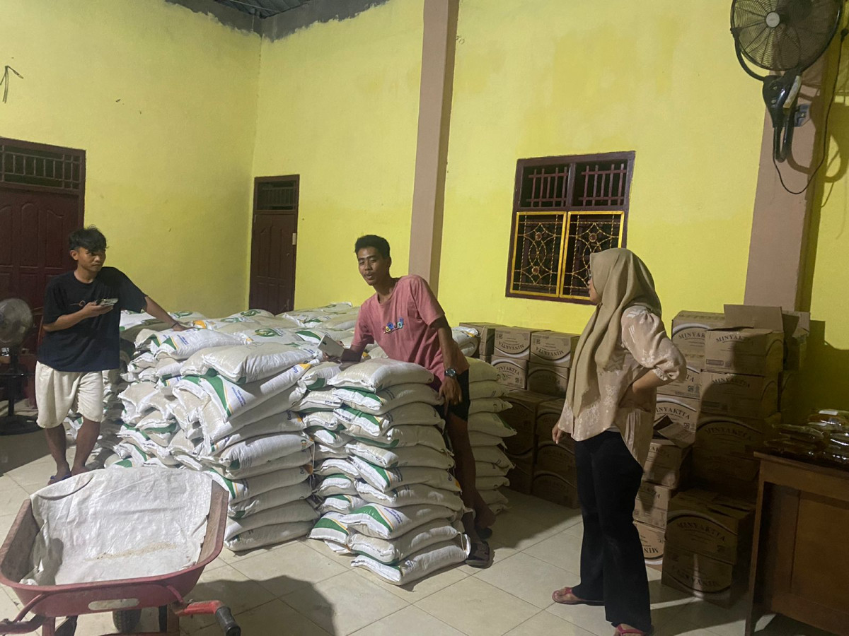 Penyaluran bantuan pangan