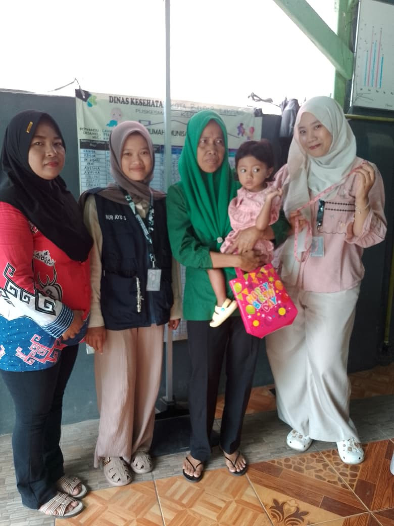 Melakukan KIE secara kelompok