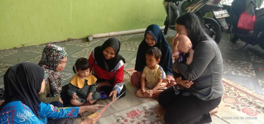 Sub PPKBD Melakukan KIE di Posyandu Cahaya Kartini 1
