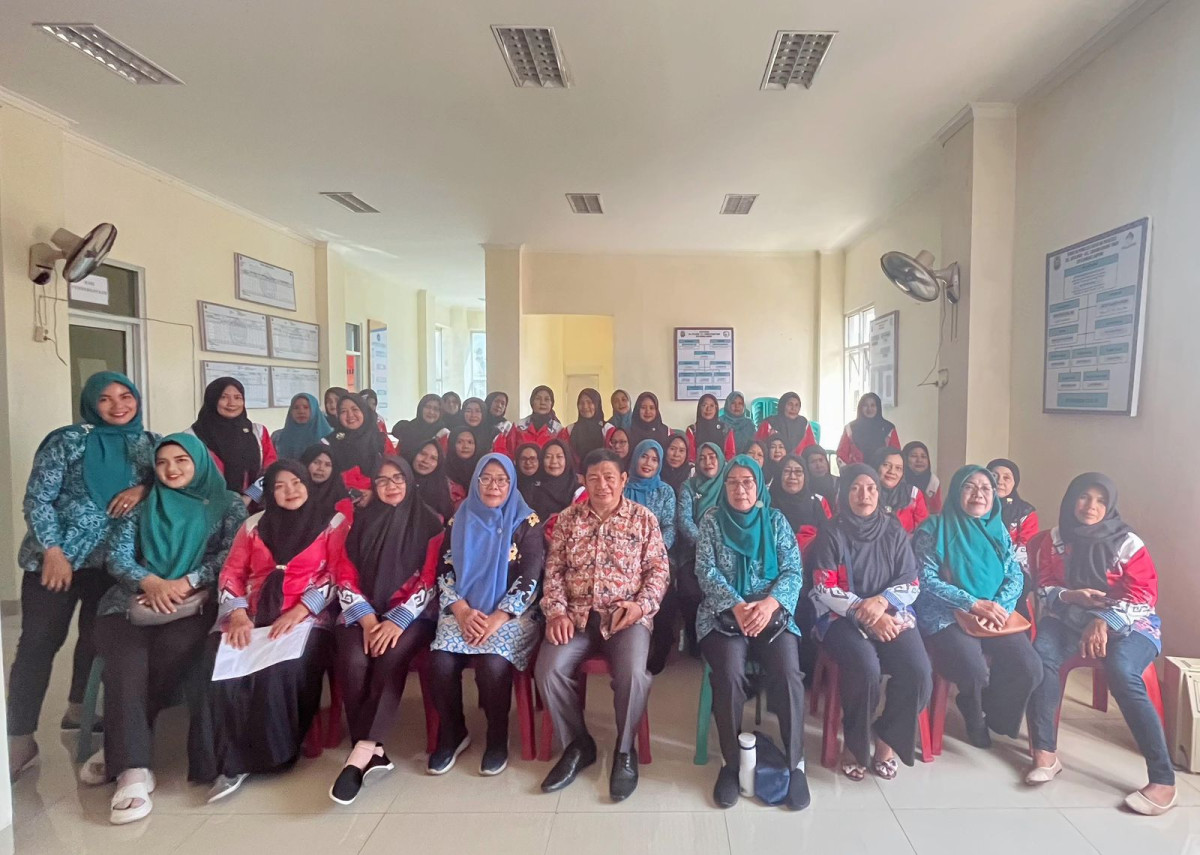 Kegiatan rapat rutin kader sub di kelurahan kotabaru