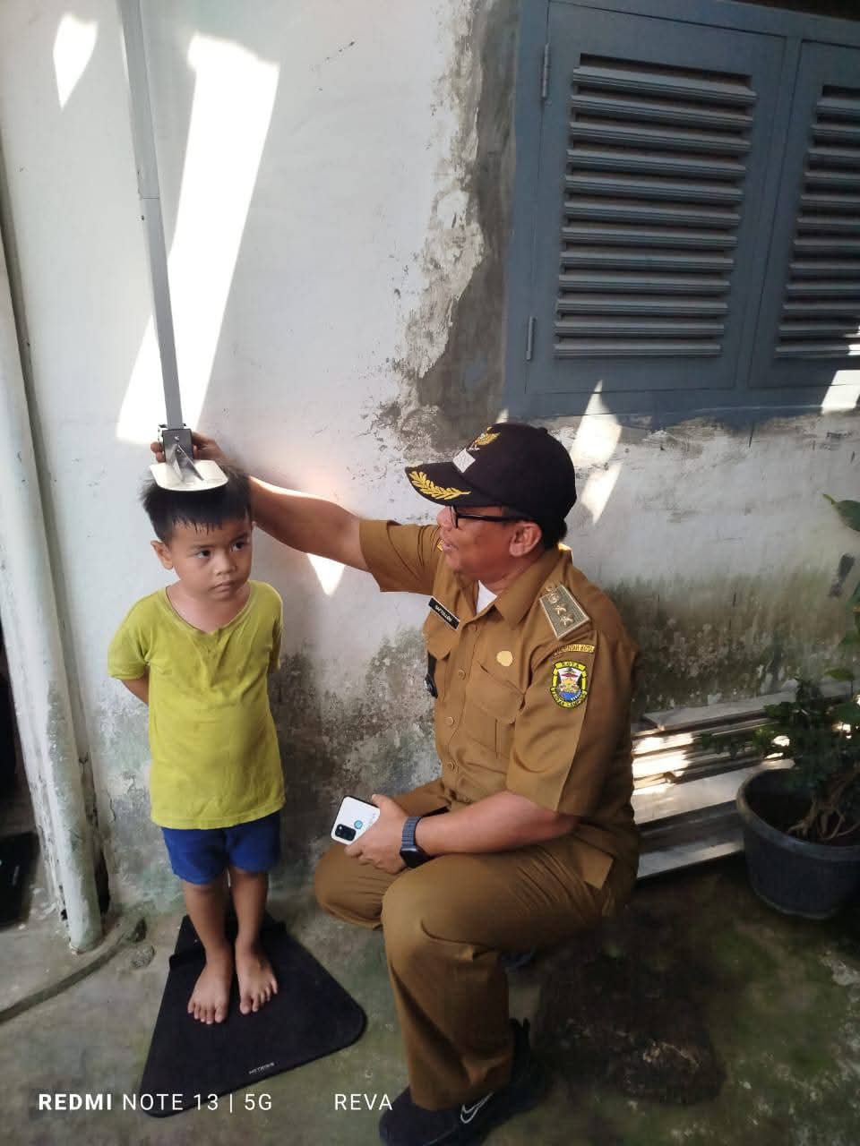 Kegiatan pak lurah berkunjung di posyandu