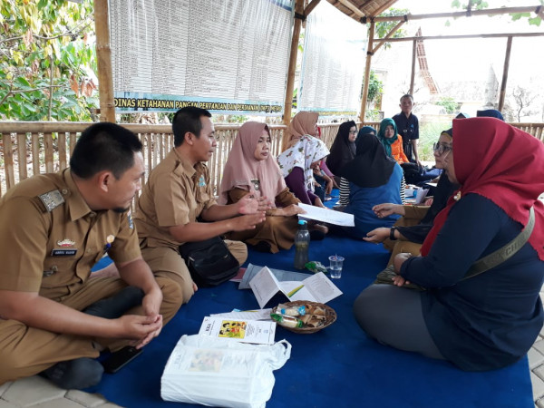 Bapak Camat Metro Barat beserta Ibu hadir dalam pembinaan Poktan