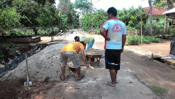 Pembangunan Drainase di Kampung KB