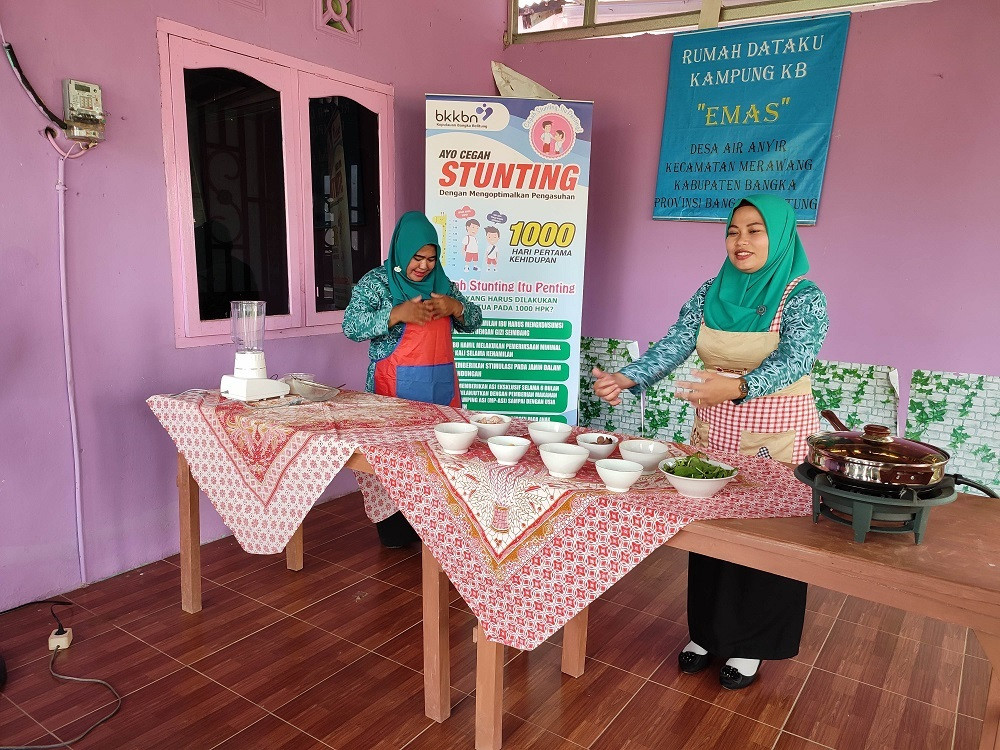 Demo masak makanan cegah stunting oleh Kader DAHSAT