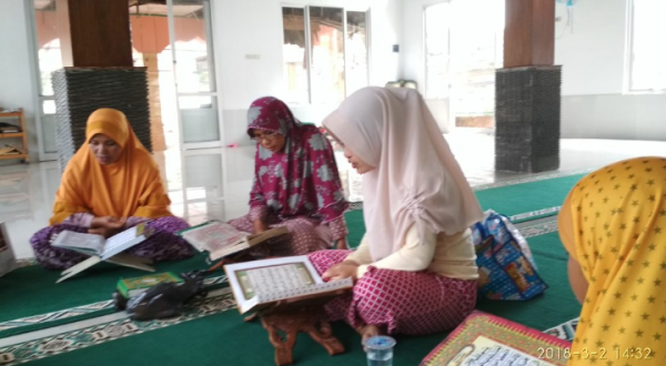 Pengajian Ibu-ibu BKR Tunas Harapan di Masjid Urwatil Wustho